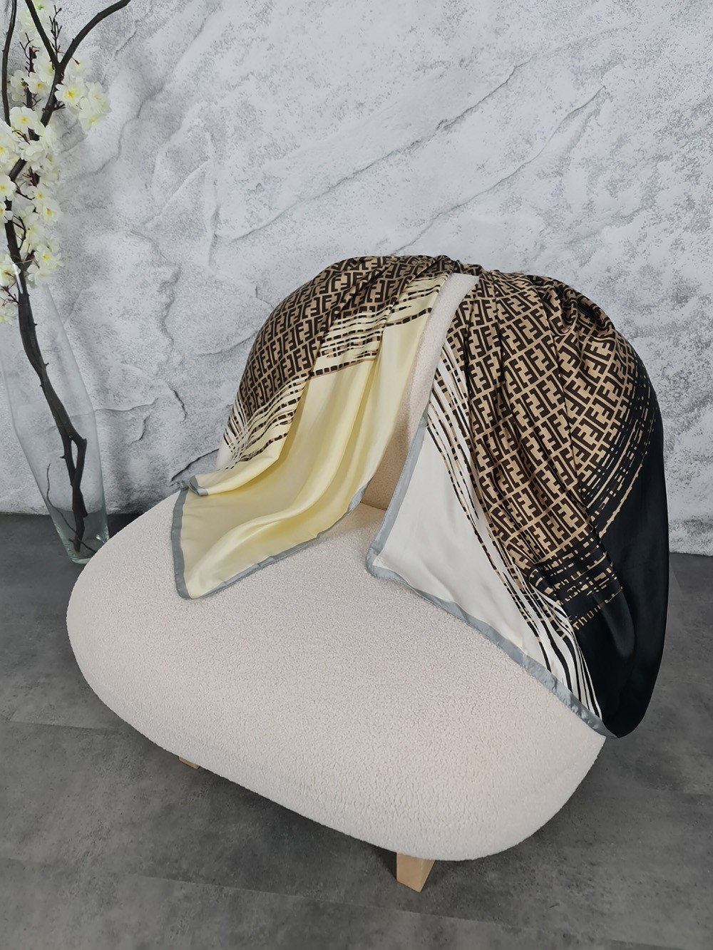 Палантин My Little Italy с принтом в стиле Fendi с черной/крем окантовкой , фотография №1