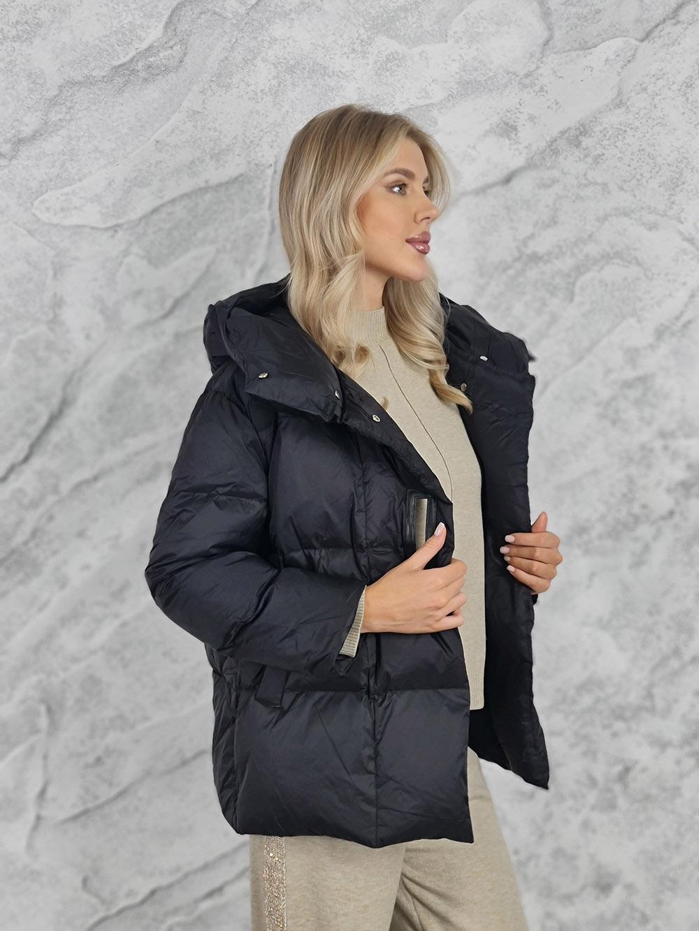 Куртка DEGREES воротник стойка декор на груди черная, фотография №4