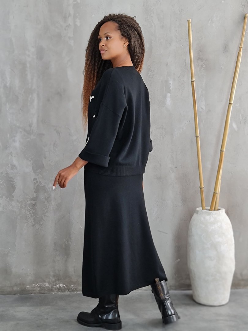 Костюм BEAUTY WOMEN джемпер с вышивкой и юбка черный, фотография №3