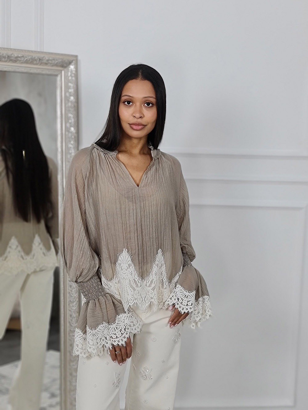 Блузка Mitica с кружевом по краям с манжетами тауп , фотография №1