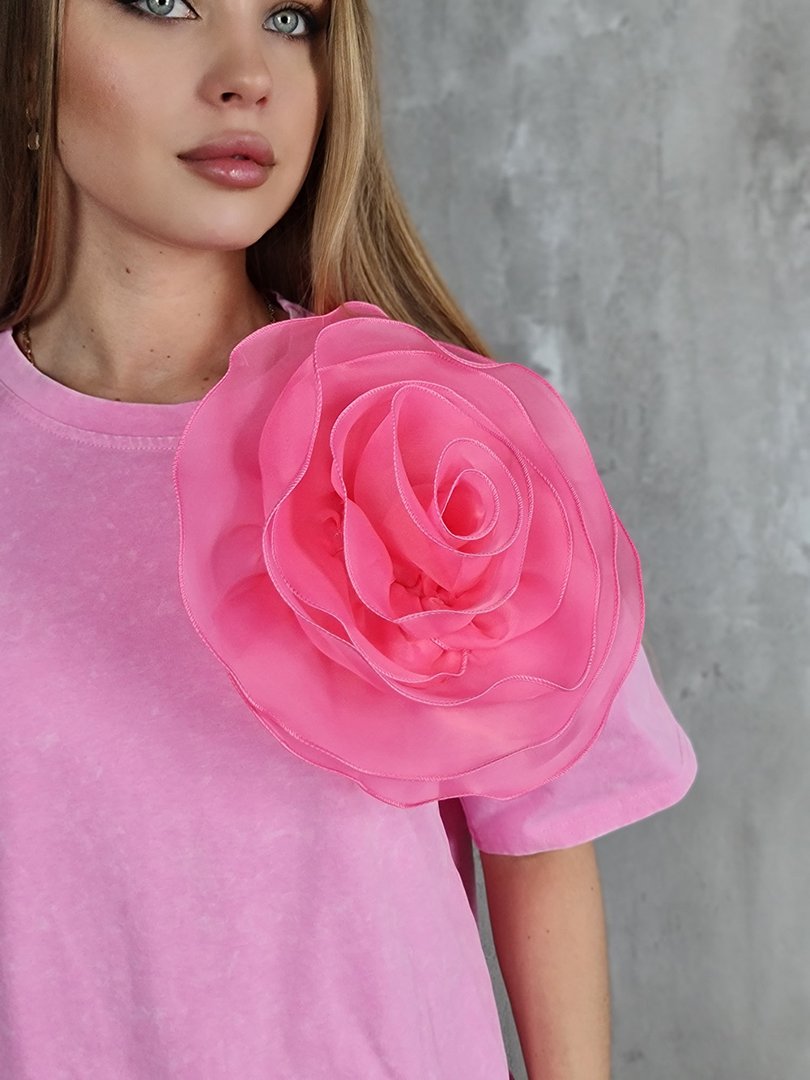 Футболка MOCHY с розовым воздушым цветком слева бабл-гам, фотография №3