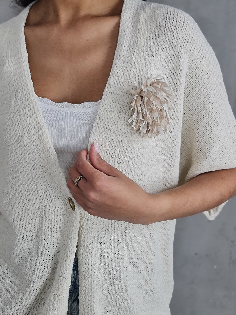 Жилет Motel с цветком на пуговицах кремовый, фотография №2