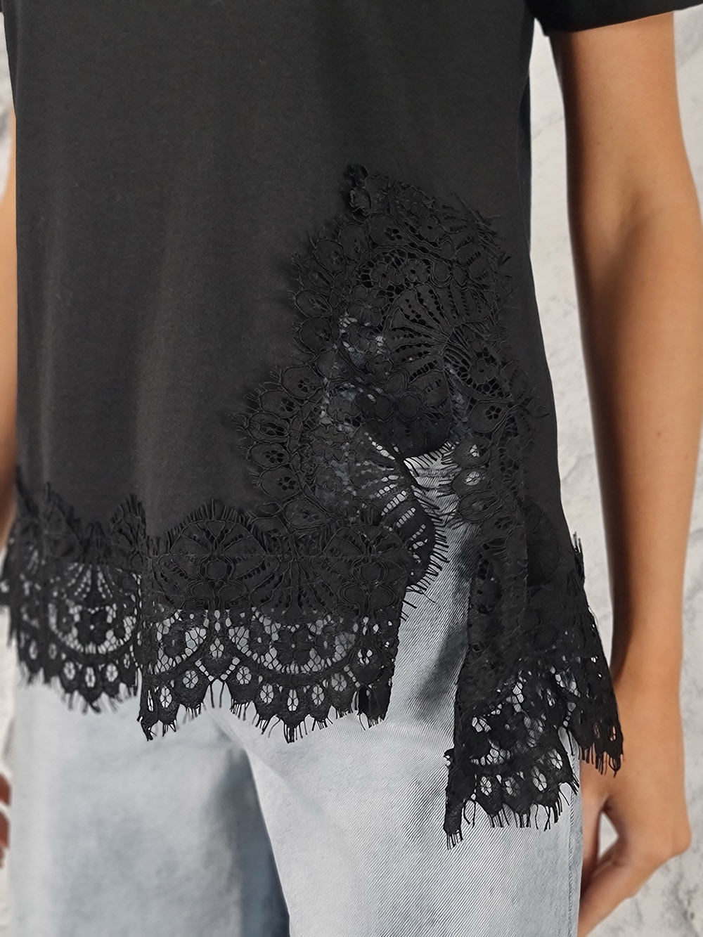 Футболка Mitica&Co. с кружевом снизу черная, фотография №2