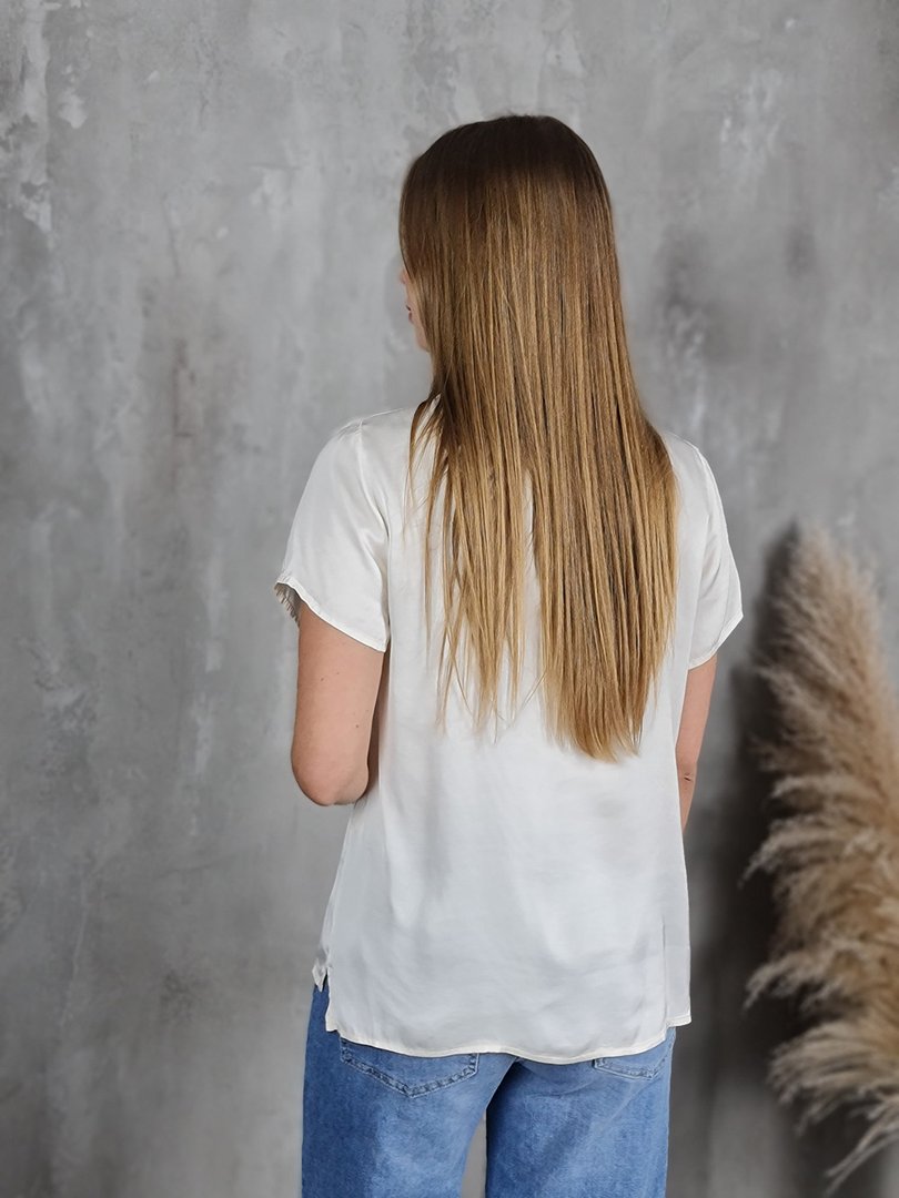 Футболка Maryley с золотым воротом молочная, фотография №3