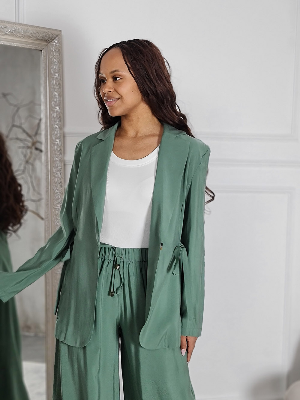 Костюм CLOTHÉ тонкий брюки и пиджак сбоку на завязках зеленый, фотография №3