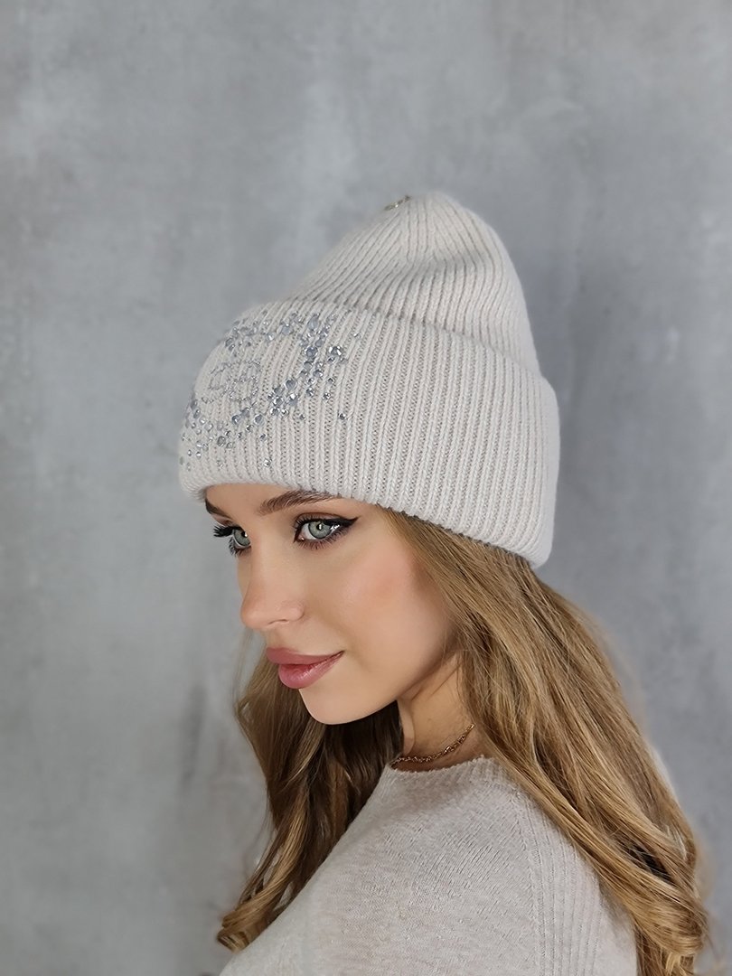 Шапка Blanca с рисунком "Сердце" из страз кремовая , фотография №3
