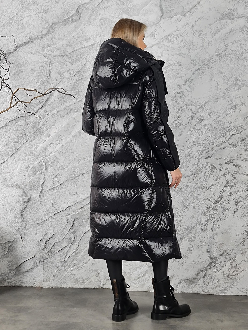 Пуховик Vicolo натуральный пух с бежевым подкладом капюшон черный, фотография №3