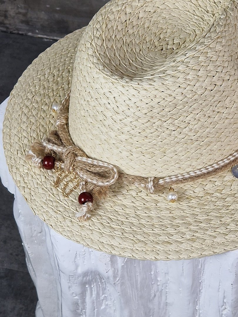 Шляпа Kontatto с бусинками кремовая , фотография №3