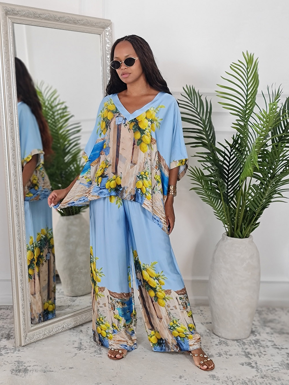 Костюм New Collection атласный с принтом моря и лимонов голубой , фотография №1