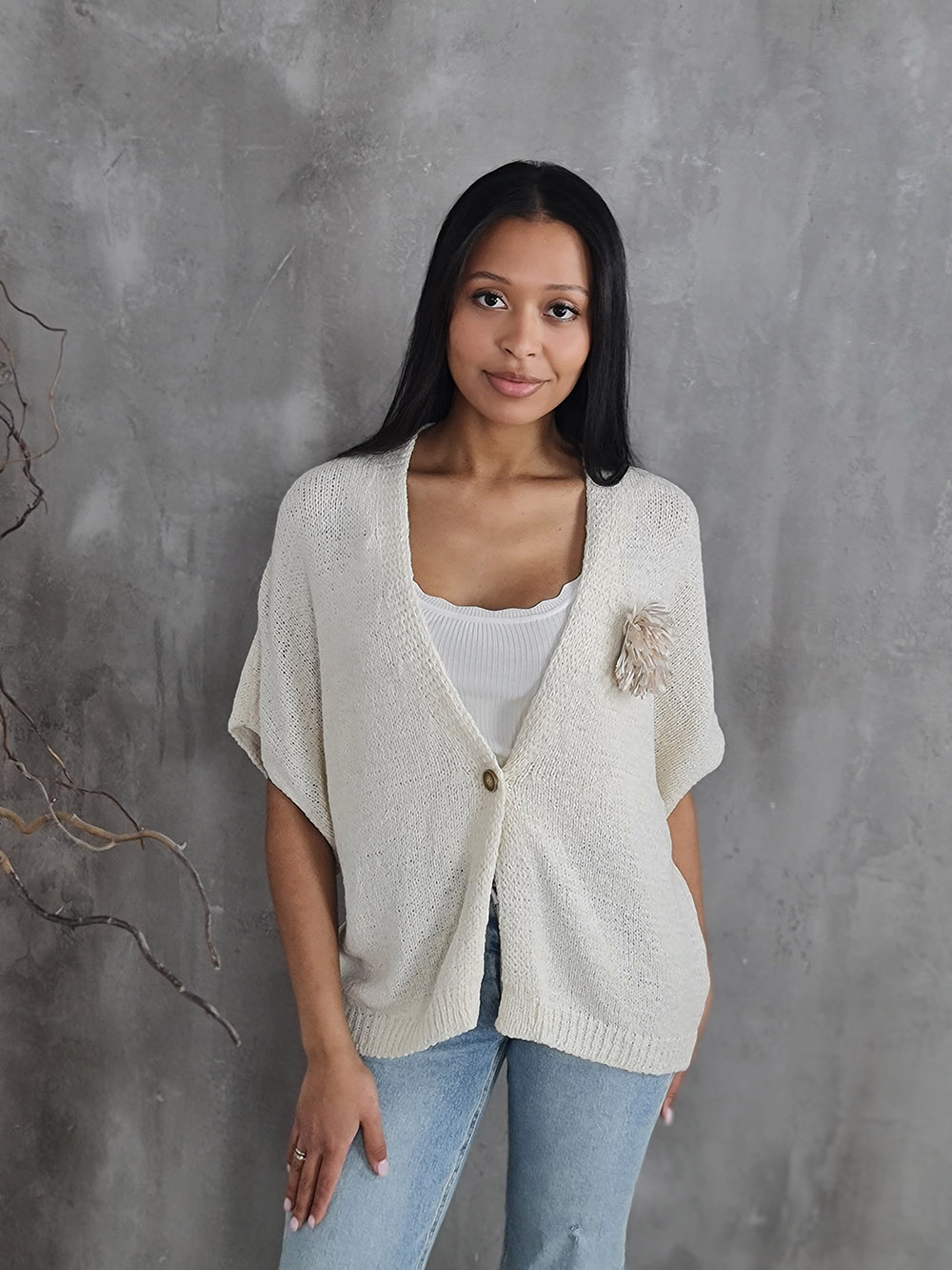 Жилет Motel с цветком на пуговицах кремовый, фотография №1