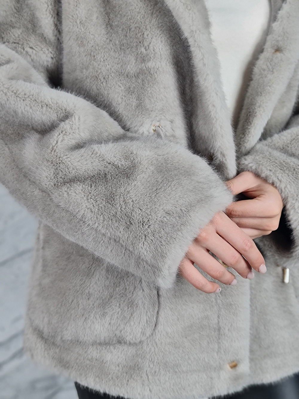 Шуба-дубленка Alex Max двухсторонняя на кулиске серая, фотография №4