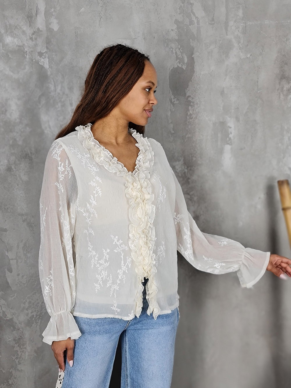 Блузка Mitica&Co. с воланами бежевая, фотография №1