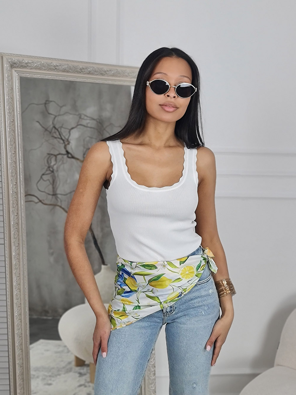 Платок с лимончиками белый  , фотография №1