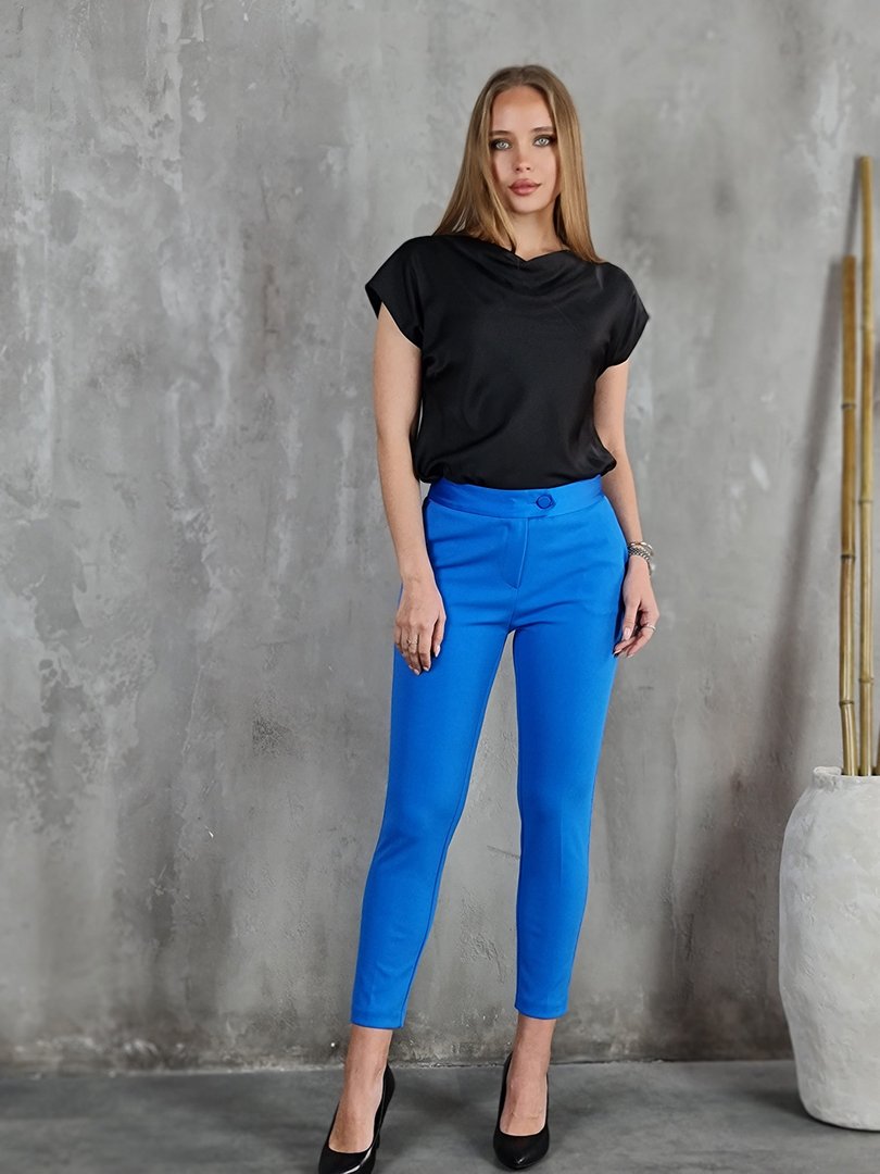 Брюки Imperial с атласным поясом на пуговице синие , фотография №2