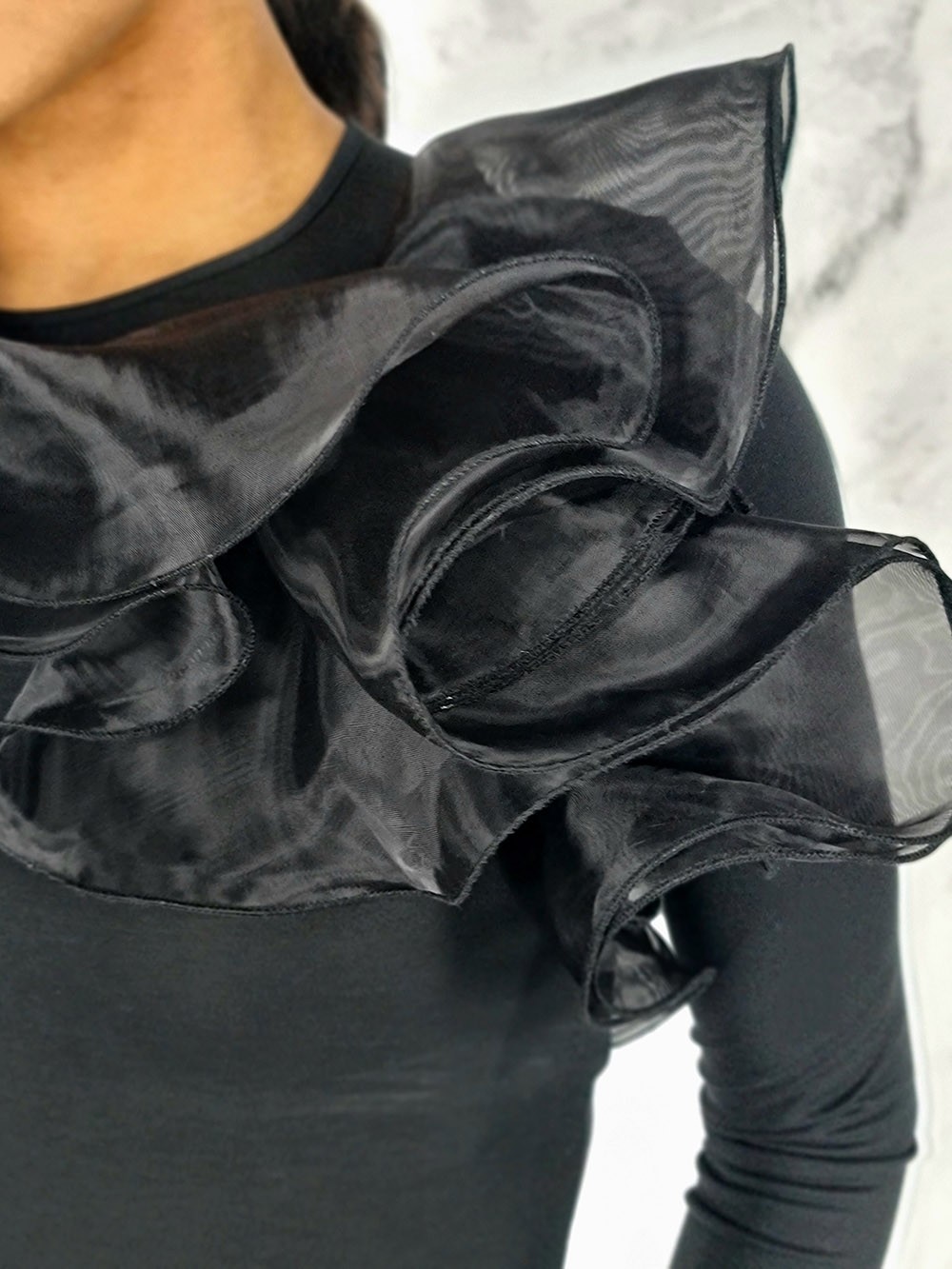 Лонгслив Imperial с рюшами на вороте черный, фотография №3