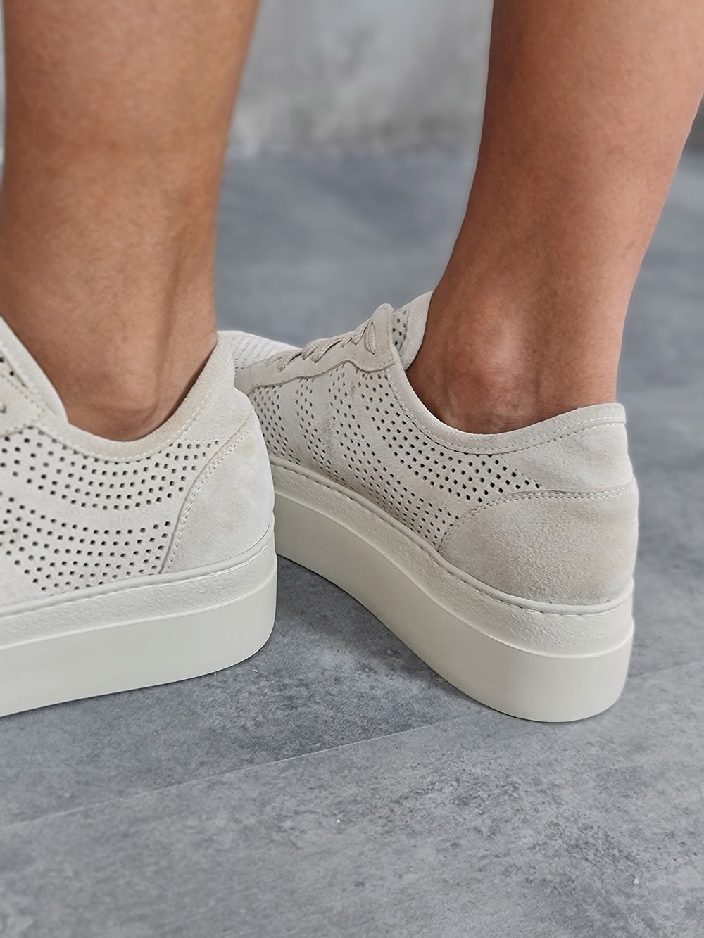 Кеды L'Estrosa с перфорацией бежевые, фотография №3