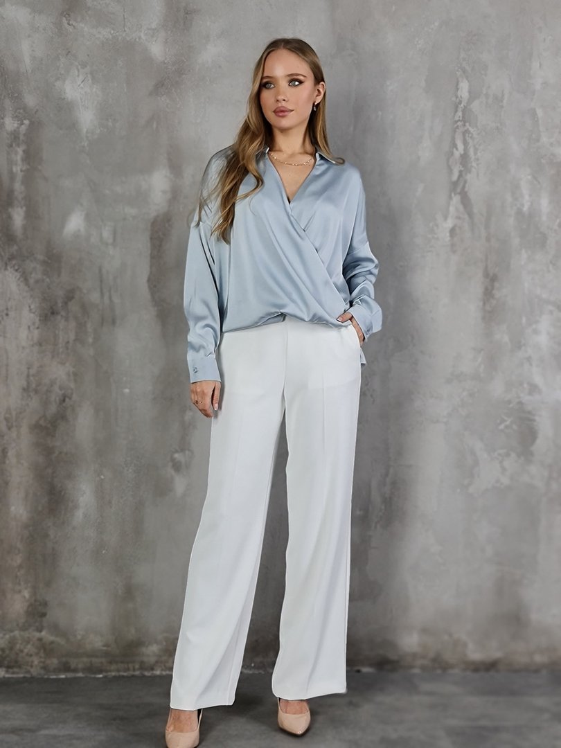 Блузка Imperial c V-образным глубоким вырезом светло-голубая, фотография №2