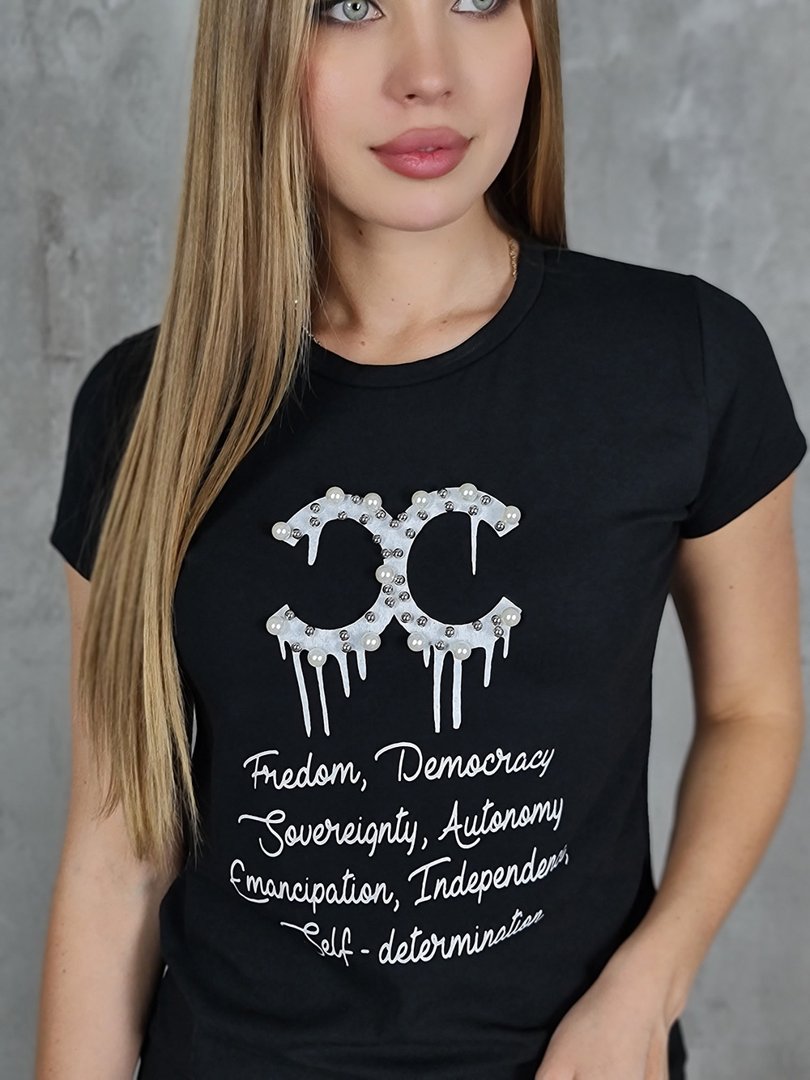 Футболка Y.Two приталенная с принтом и жемчуженками черная, фотография №2