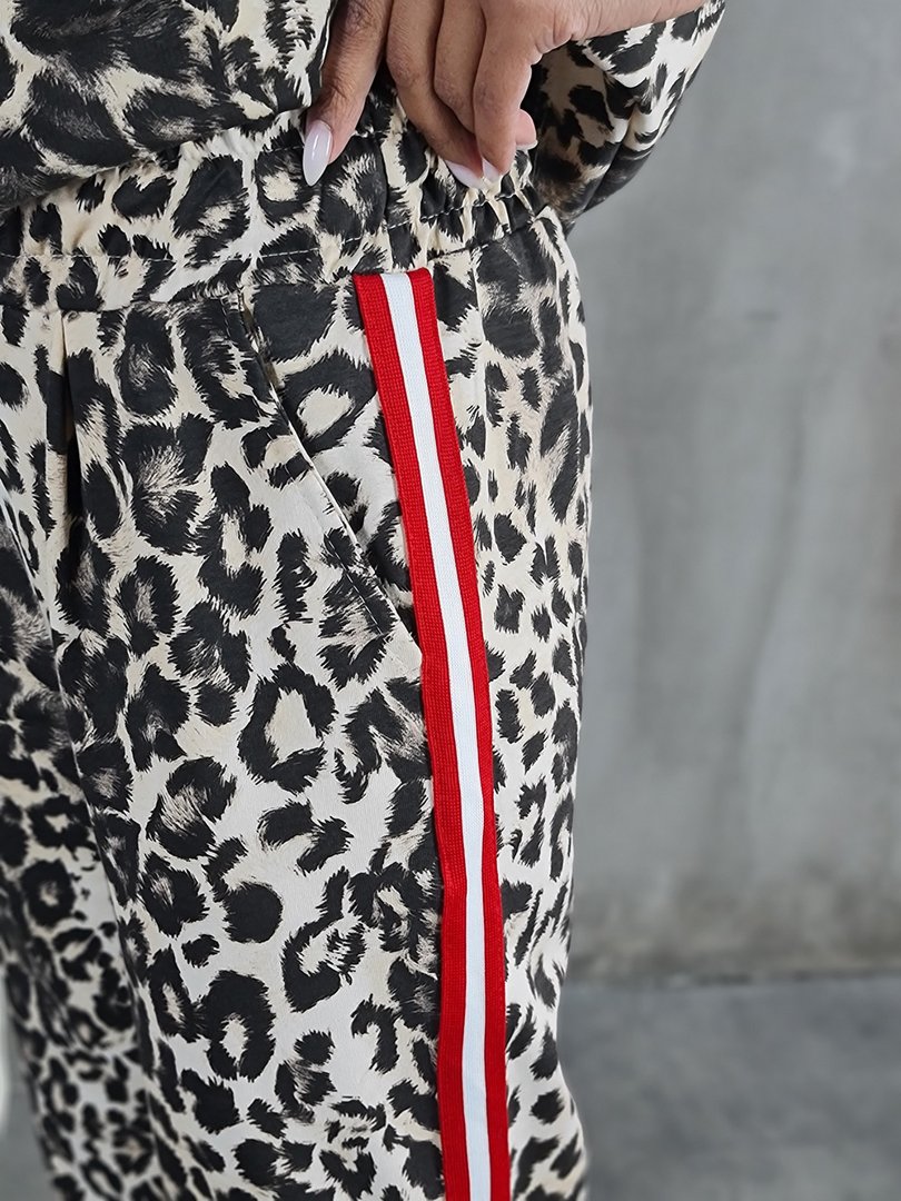 Костюм ONE LOVE футболка и брюки леопард кремовый, фотография №5