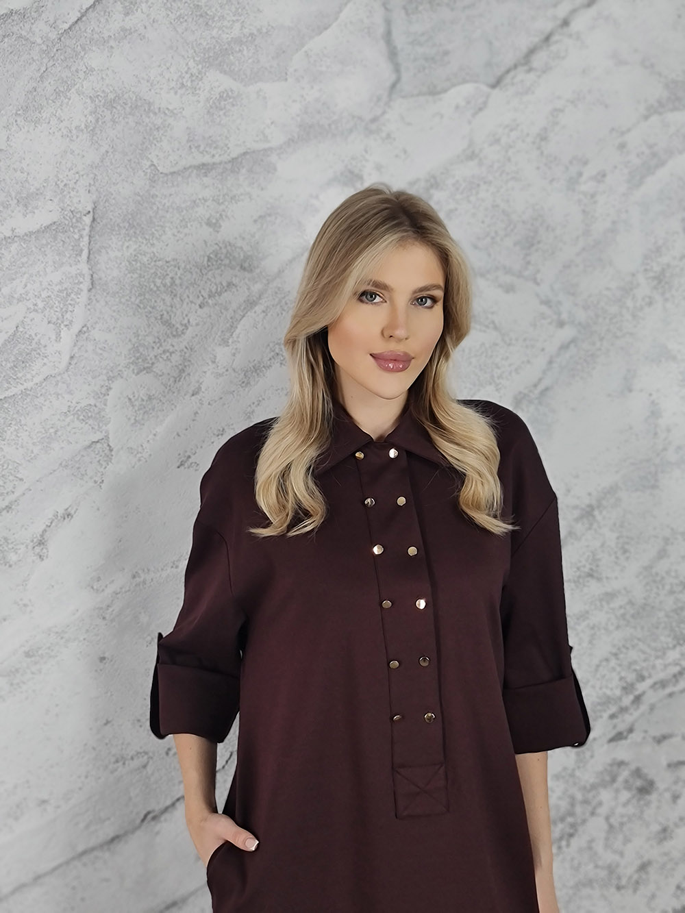 Платье CLOTHÉ прямое рукав 3/4 золотой декор бордо, фотография №2