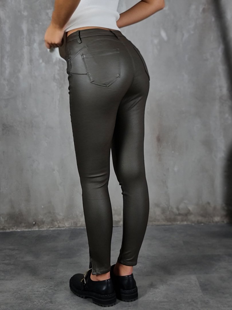 Брюки 3D Denim из экокожи с молниями внизу изумрудные, фотография №3