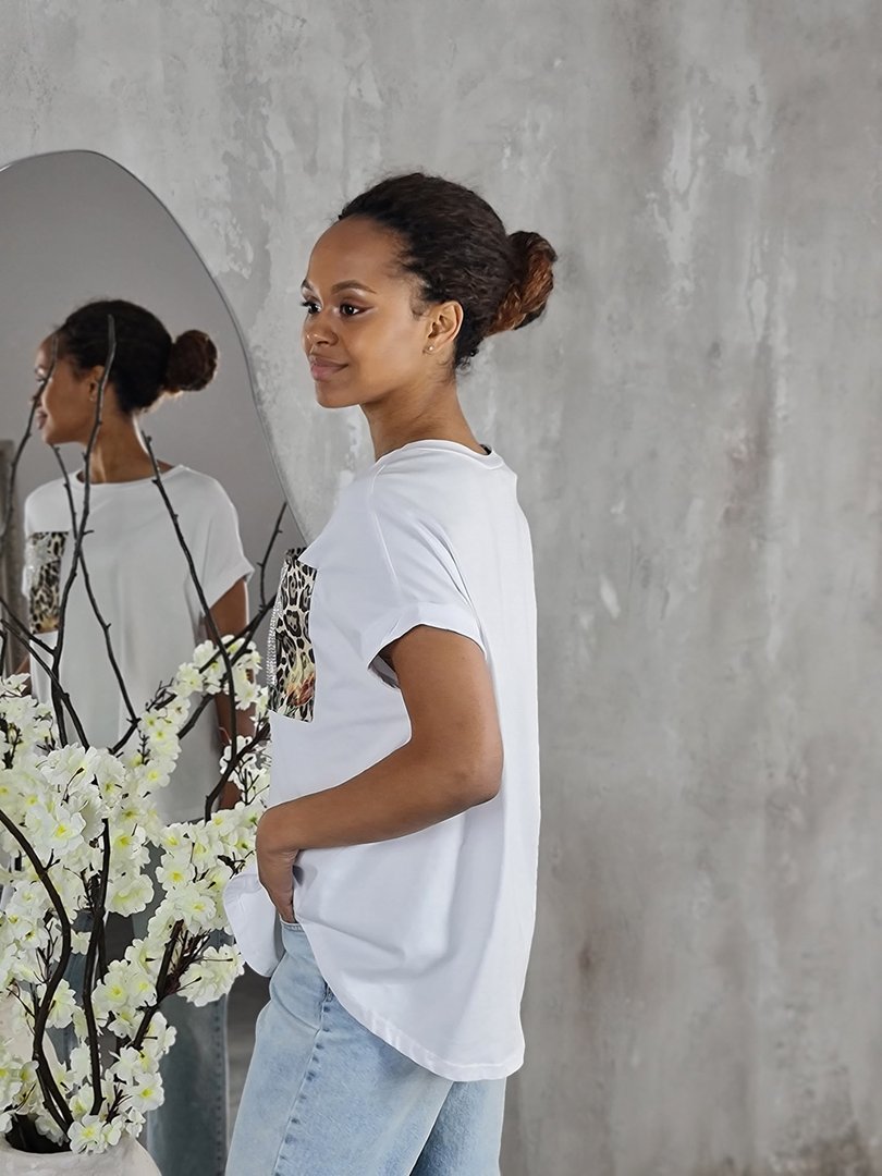 Футболка Naiif с леопардовым кармашком на груди белая, фотография №2