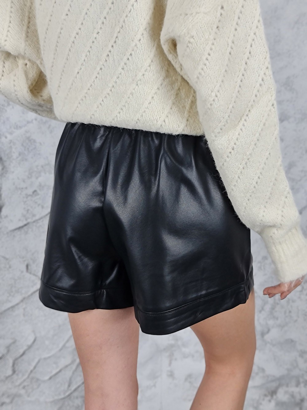 Шорты DEGREES экокожа черные, фотография №2