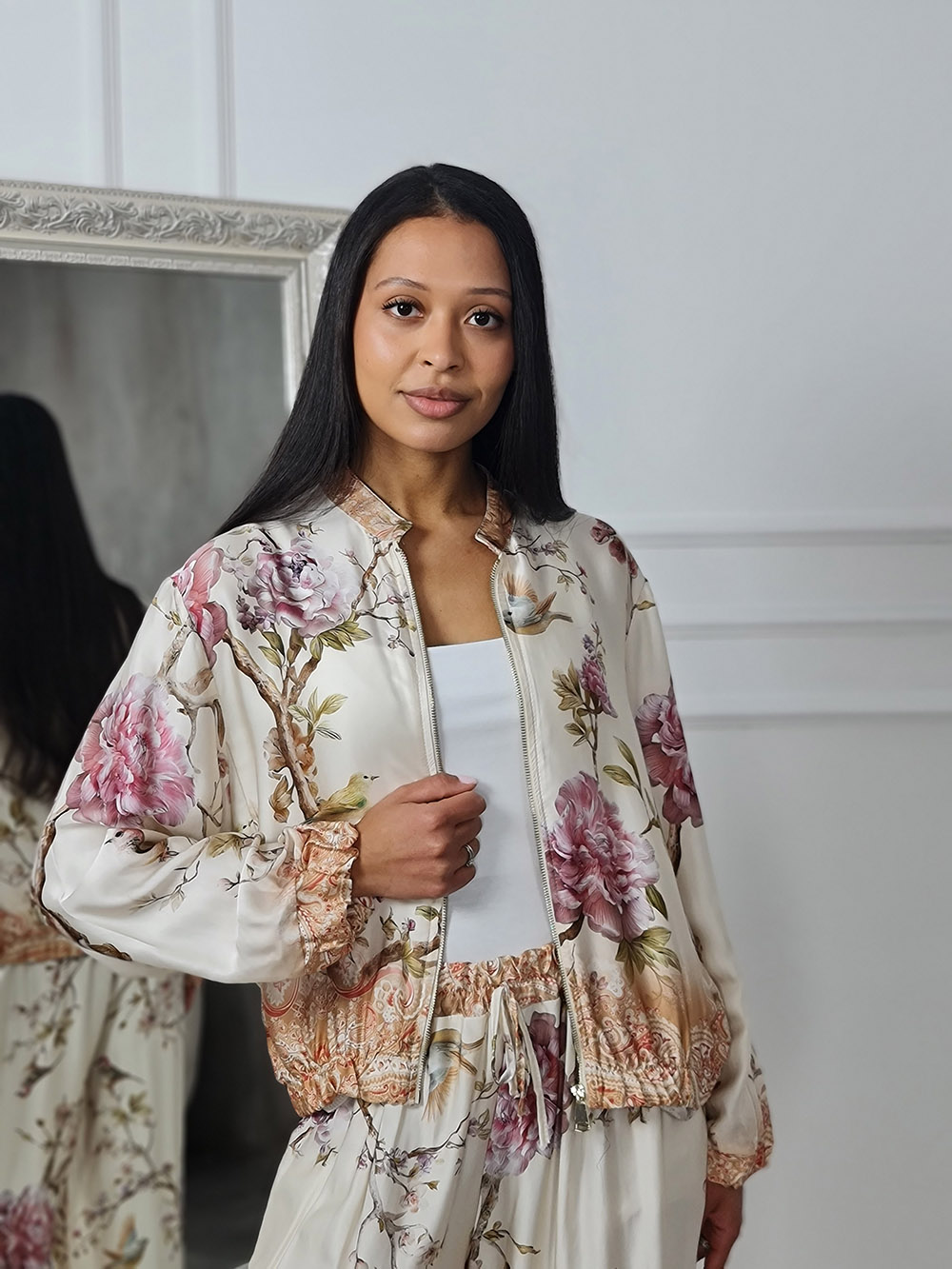 Бомбер new collection с принтом от костюма молочного , фотография №1