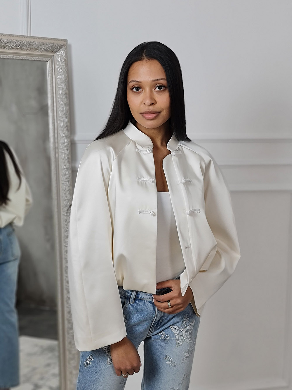 Бомбер Imperial атласный в азиатском стиле молочный , фотография №1