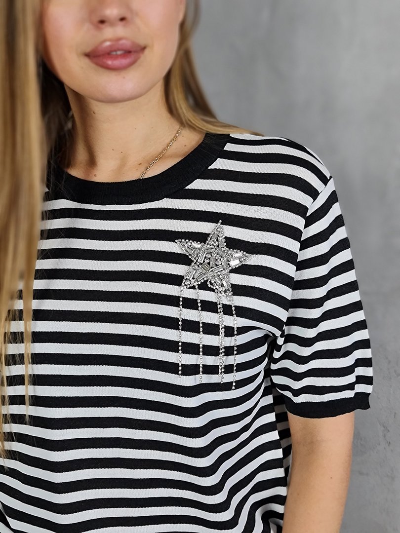 Джемпер Lara с черными полосками и звездой из страз белый, фотография №3