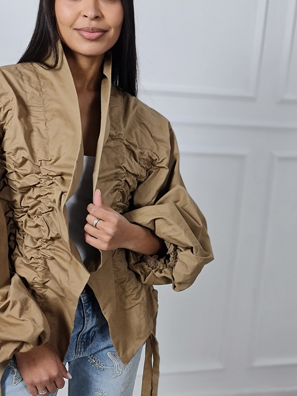 Куртка Mitica&co с жабо песочная  , фотография №2