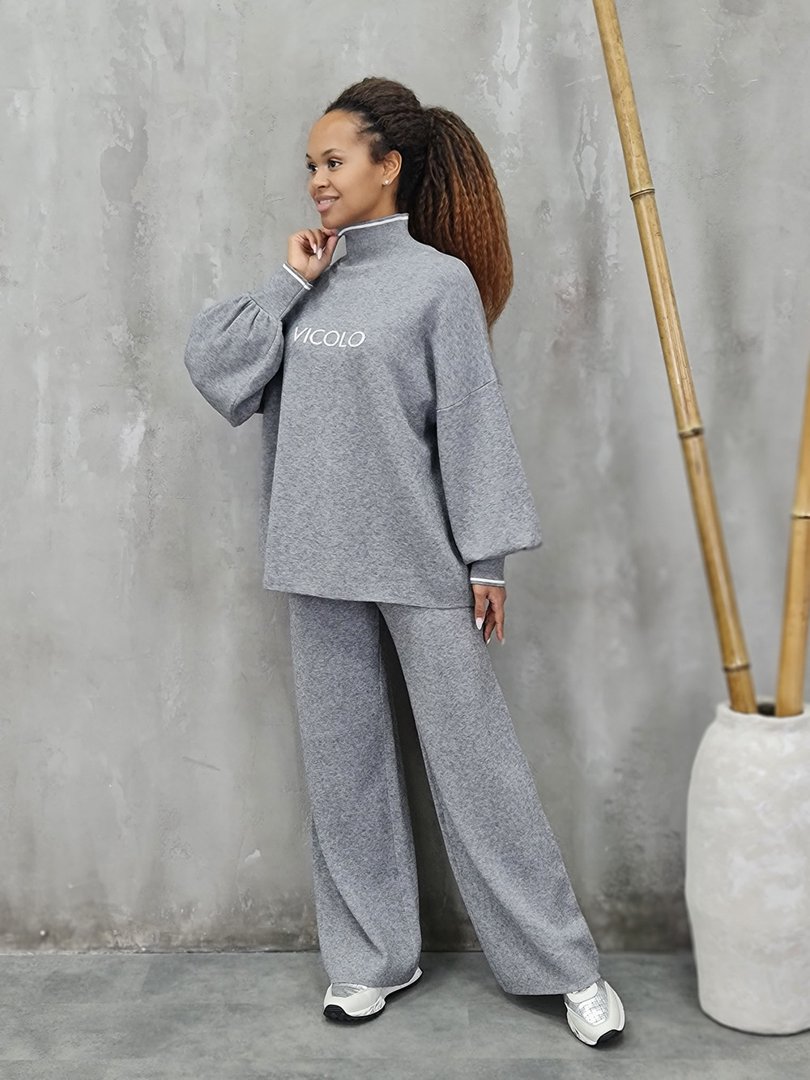 Костюм Vicolo джемпер с надписью Vicolo и брюки серый, фотография №4