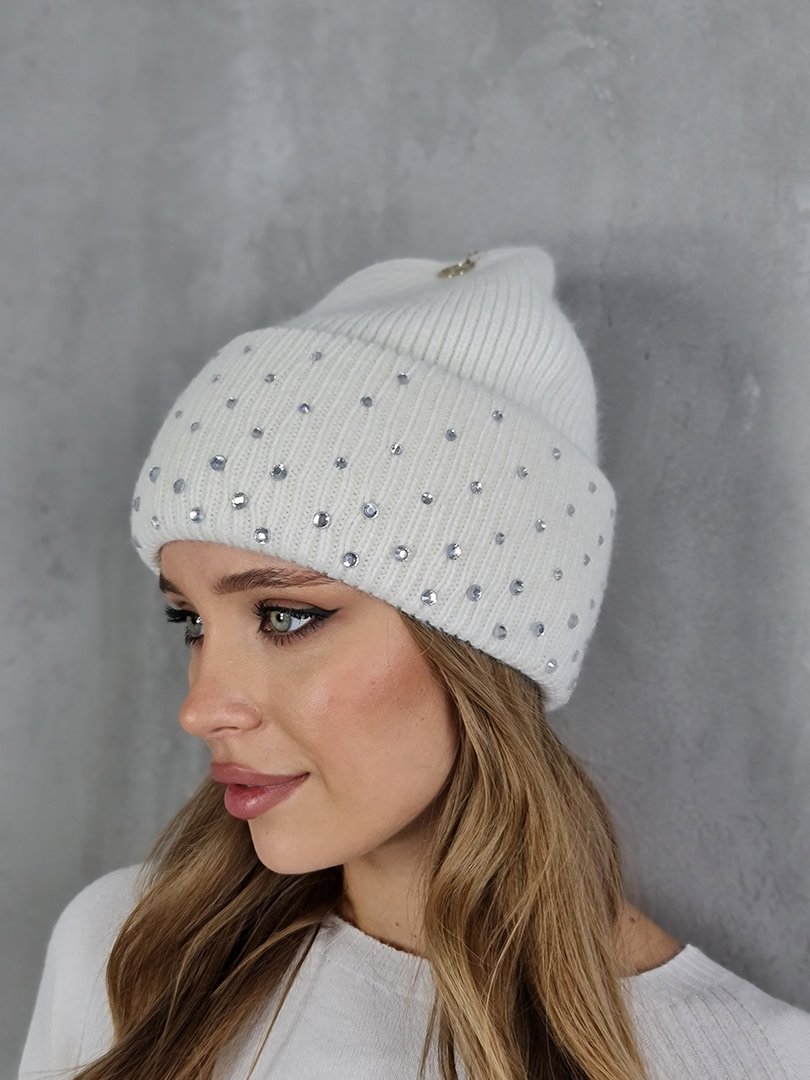 Шапка Mondana с россыпью страз молочная , фотография №3