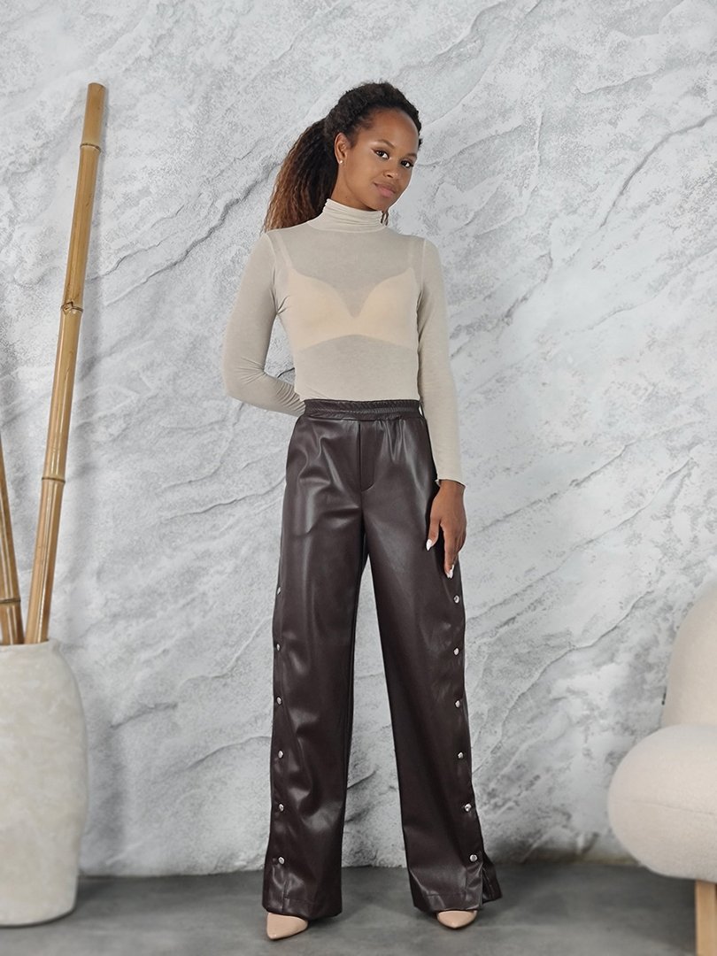 Брюки LUMINA прямые из экокожи шоколад , фотография №2