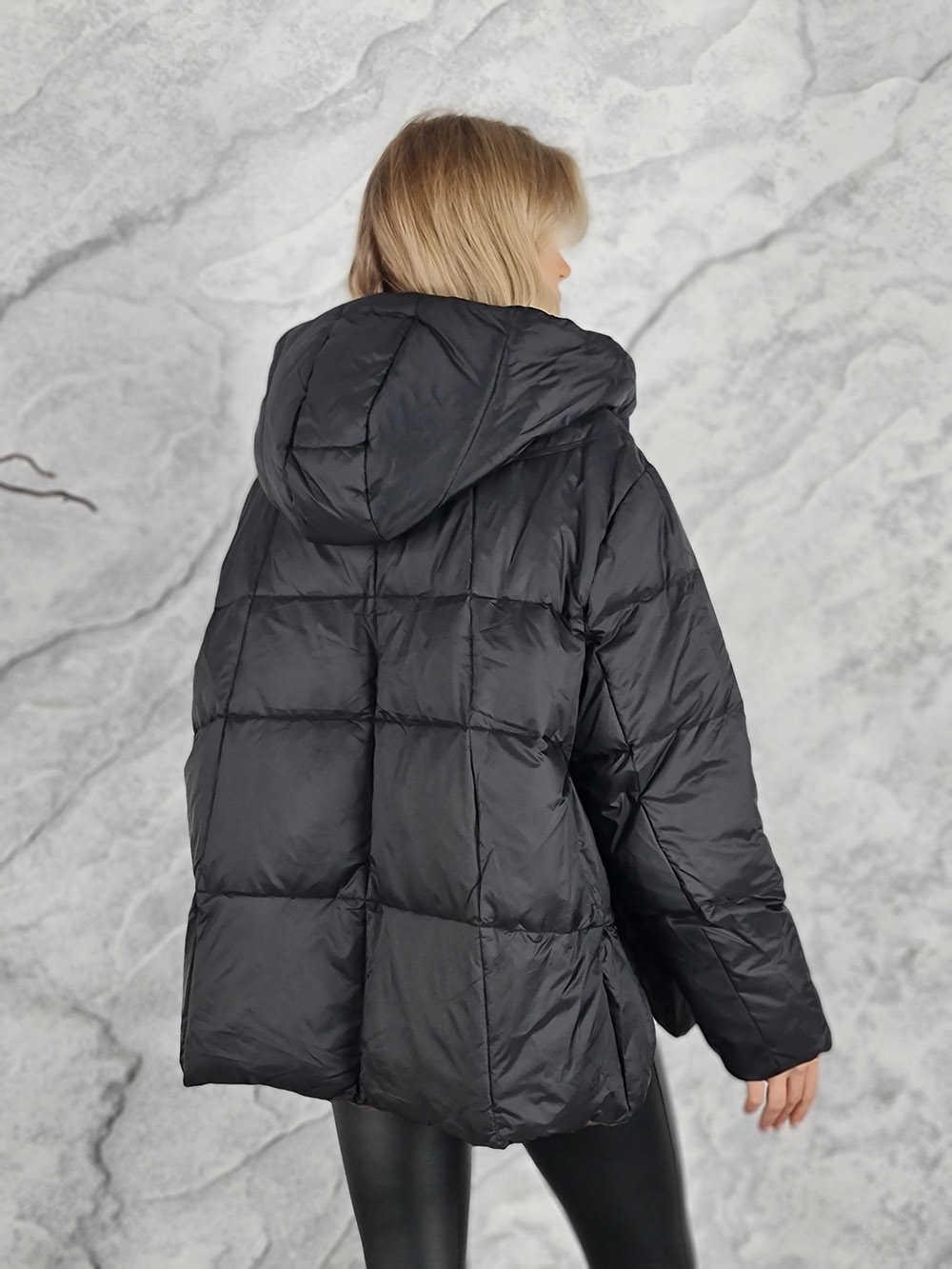 Куртка DEGREES шоколадный подклад с заклепками по бокам черная  , фотография №4