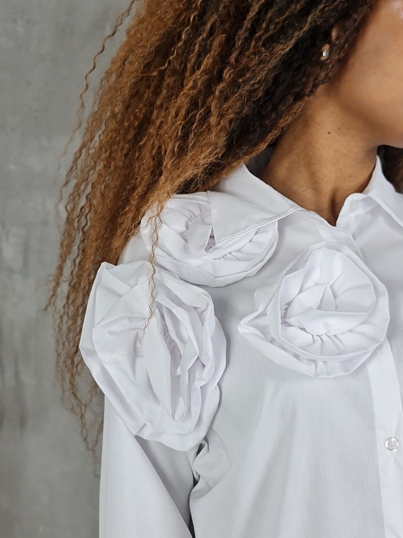 Рубашка MIHO'S с розой с правой стороны белая, фотография №4