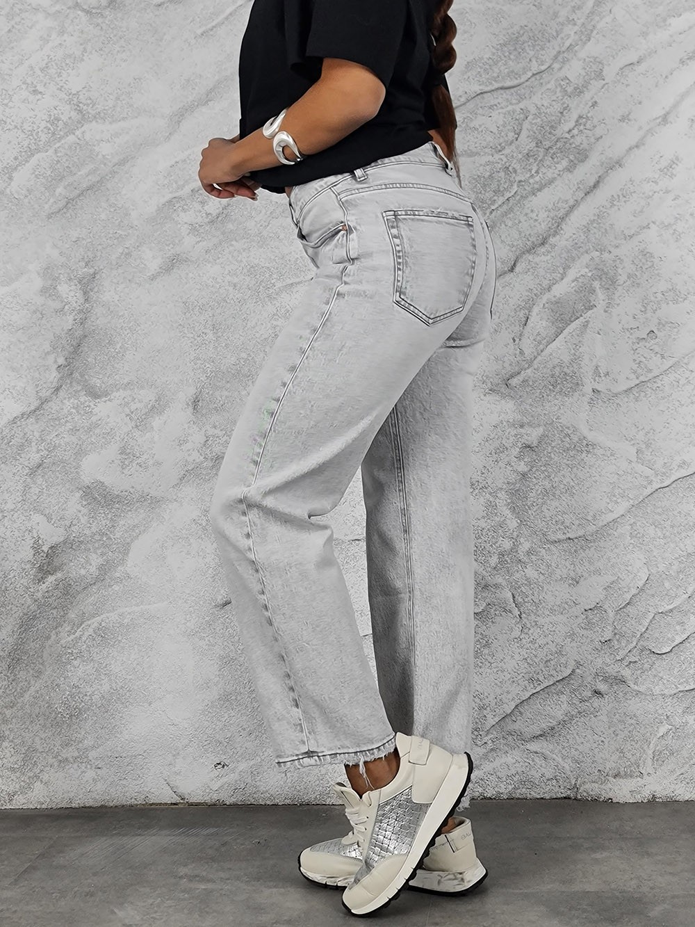 Джинсы Miss Bonbon с потертостями светло-серые, фотография №3