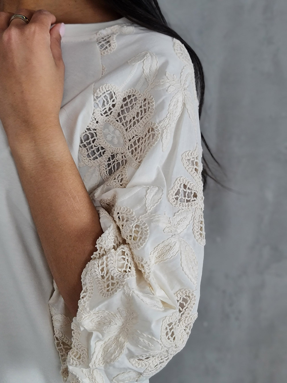 Футболка MIHOs с кружевными рукавами фонариками кремовая, фотография №3