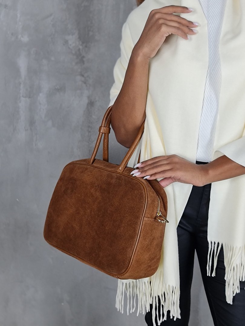 Сумка с карманом на замке замшевая карамельная, фотография №3