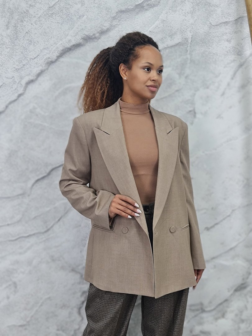 Пиджак Imperial с карманами на 2 пуговицах бежевый, фотография №5