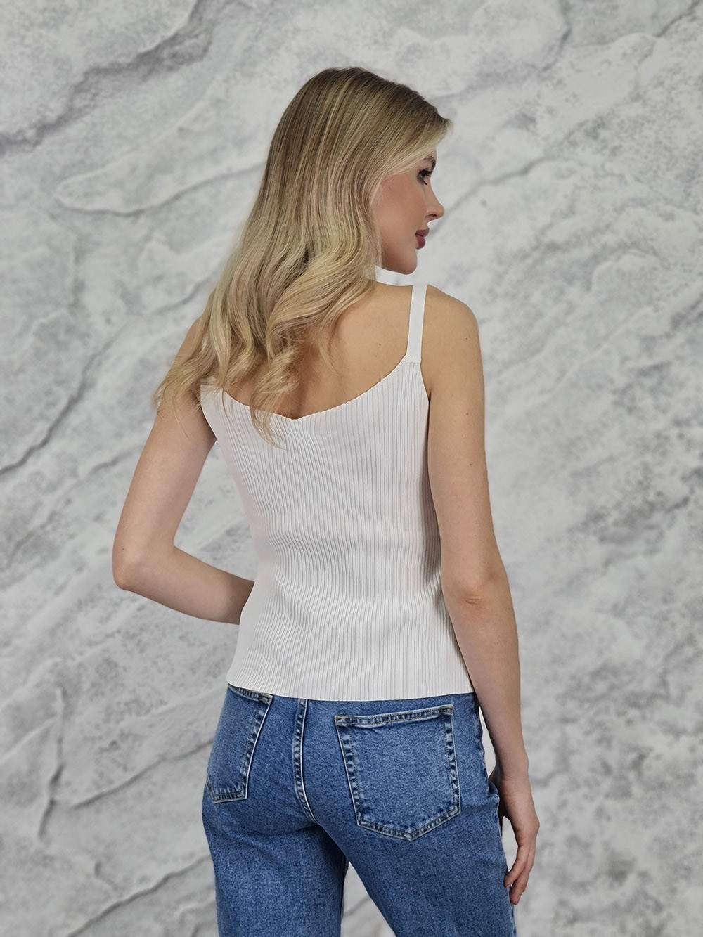 Топ BEAUTY WOMEN с вышивкой на груди молочный, фотография №4