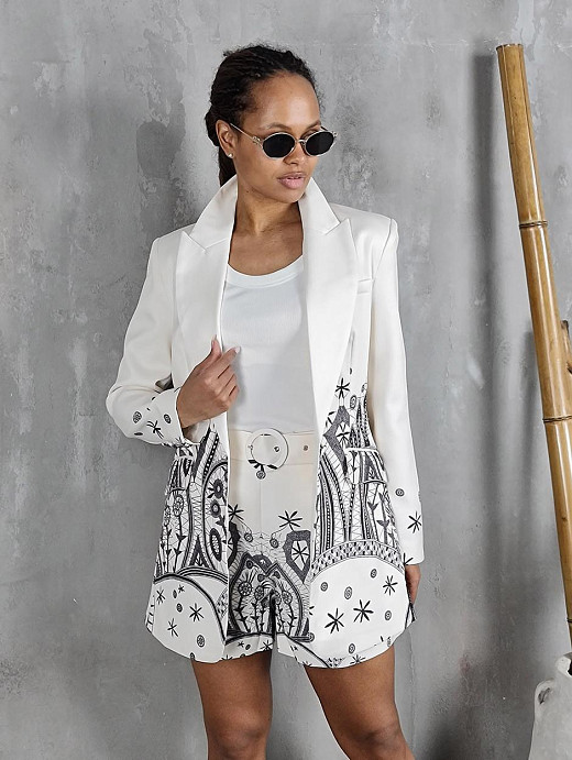 Костюм Mitica&Co.  пиджак + шорты с голубыми узорами белый