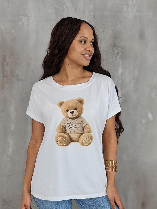 Футболка Mitica&Co. с принтом мишка в бежевой кофточке белая 