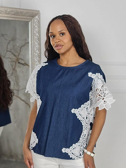 Джемпер Mitica&Co. с белым кружевом внизу и по бокам синий