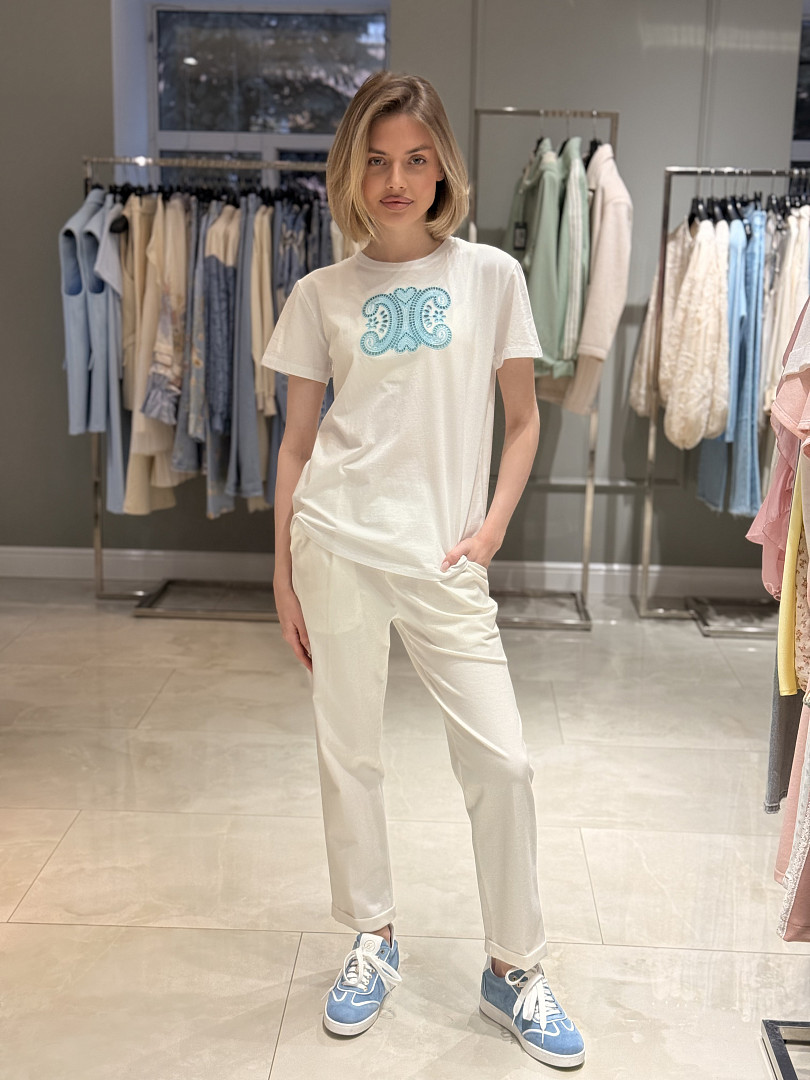 Футболка CIVICO с голубой вышивкой "СС" белая, фотография №2