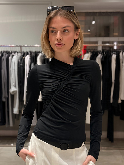 Лонгслив Imperial с защипами на груди черный