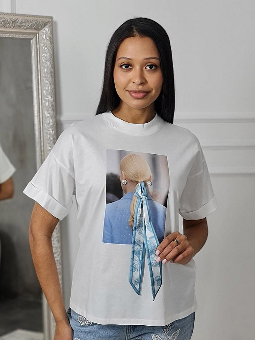 Футболка Imperial с принтом "девушка" и декор в виде ленты в волосах белая 