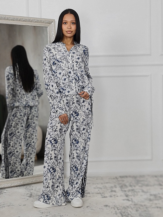 Костюм MIHOs атласный с узором белый