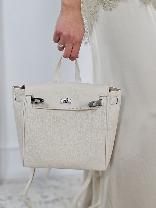 Рюкзак с серебрянной вставкой с ключиком кремовая