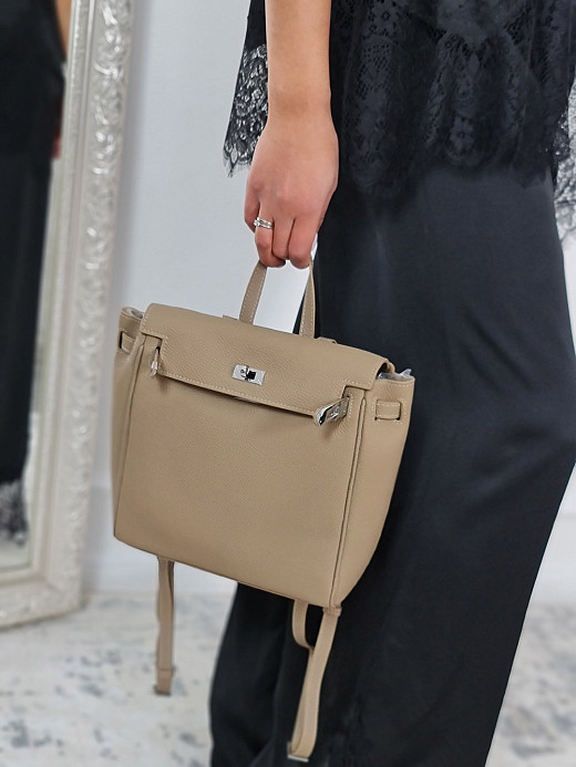 Рюкзак с серебрянной вставкой с ключиком тауп